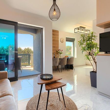 Apartment Wing 77 By Interhome Pula Extérieur photo